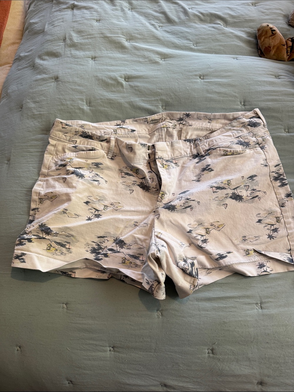 Old Navy High-Rise Printed Women's Shorts size 16